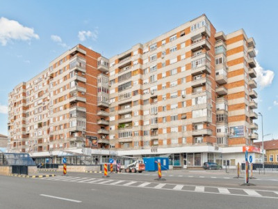 Apartament ultra central 100 mp utili