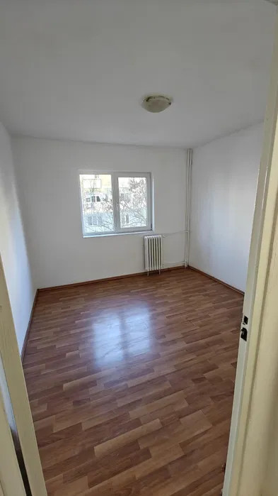 Apartament 4 camere zona Ioșia