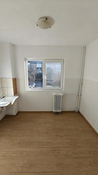 Apartament 4 camere zona Ioșia