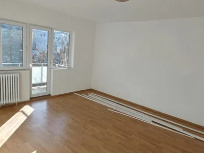 Apartament 4 camere zona Ioșia