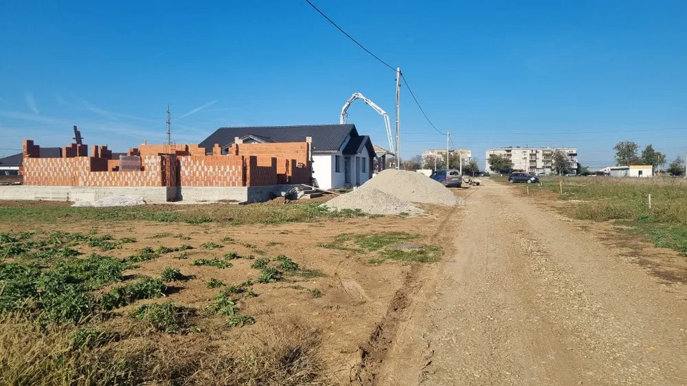 Teren intravilan cu utilitati
