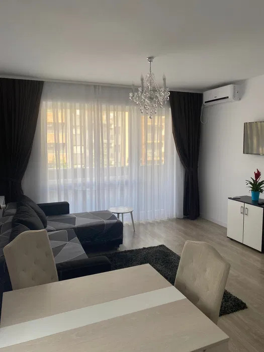 Vand apartament cu 3 camere si 2 bai Prima Universitatii
