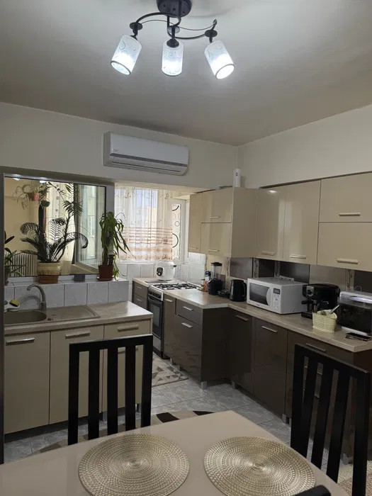 Apartament 3 camere tip U Bulevardul Dacia