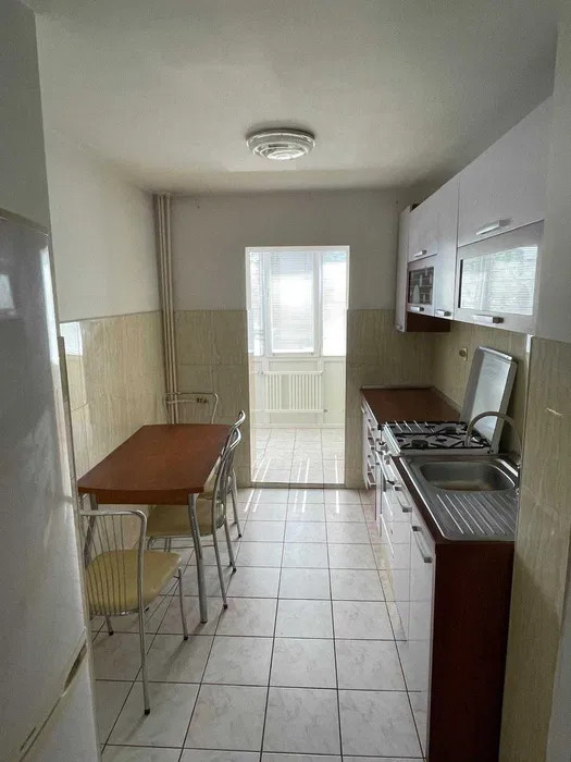 Apartament 3 camere tip PB decomandat din zona Decebal
