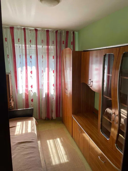 Apartament 3 camere tip PB decomandat din zona Decebal