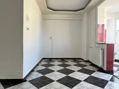 - De vânzare apartament 3 camere Nufărul -