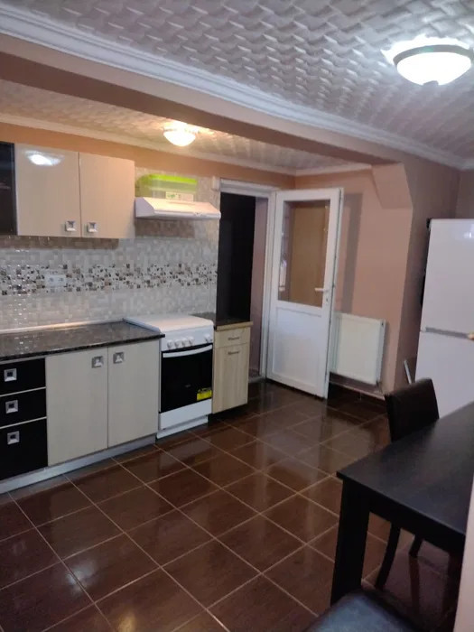 Casă cu etaj singur incurte ultra central