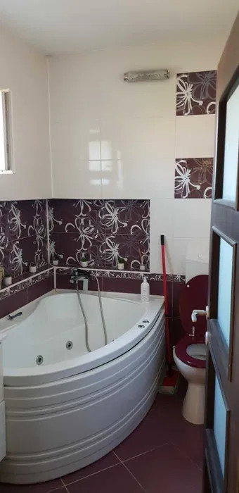 Apartement 3 camere la casa complet mobilat, utilat cu curte proprie