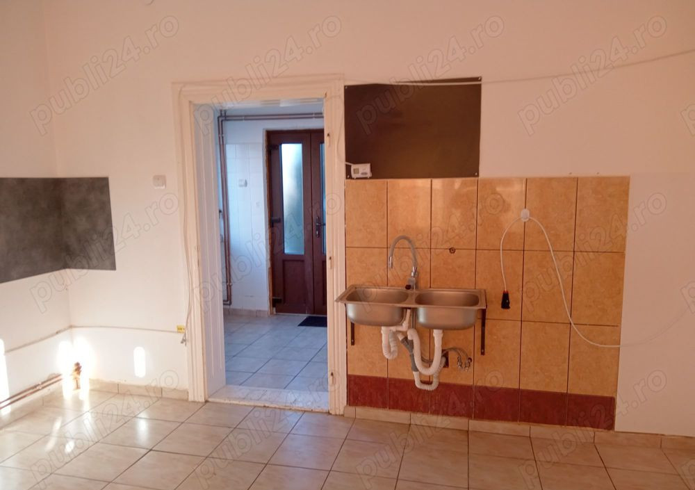 De închiriat spatiu comercial Matei Corvine