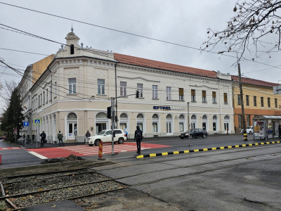 Spatiu comercial Piata 1 decembrie/ Liceu Gojdu