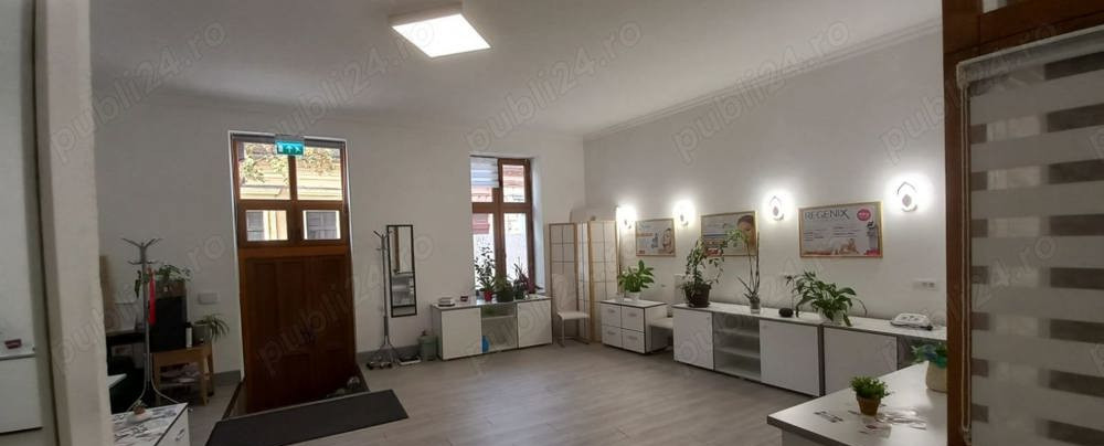 Inchiriez spatiu comercial ultracentral in Oradea,cu intrare din strada