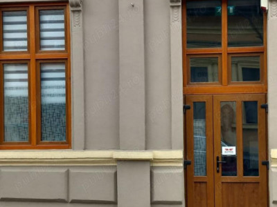 Inchiriez spatiu comercial ultracentral in Oradea,cu intrare din strada
