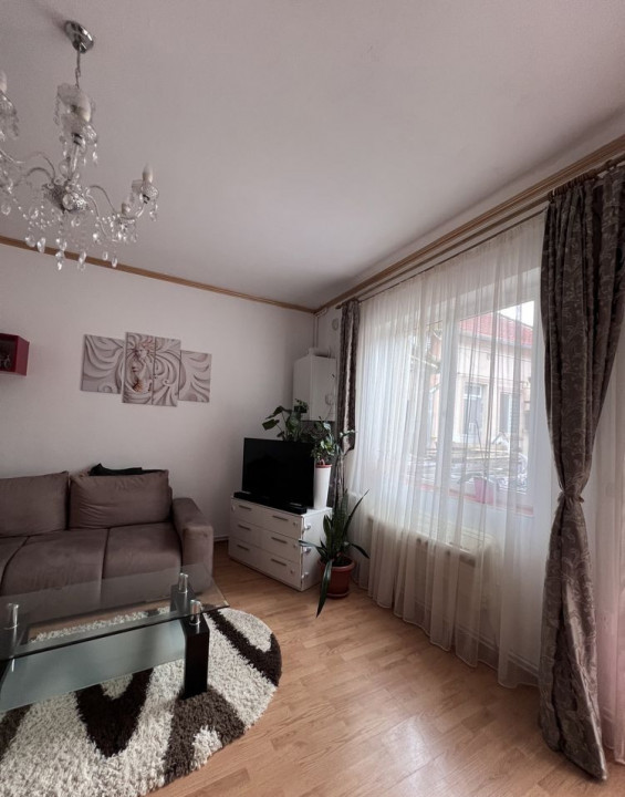 Vând Casa zona Velenta( Cetate Centru)