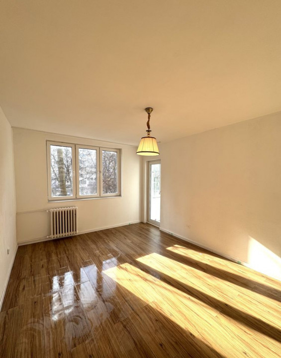 Apartament 2 camere zona Decebal-Rogerius etaj 2