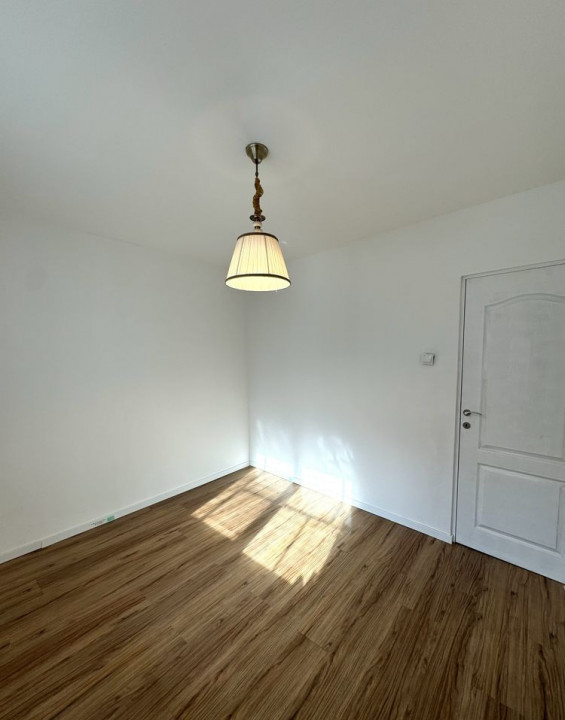 Apartament 2 camere zona Decebal-Rogerius etaj 2
