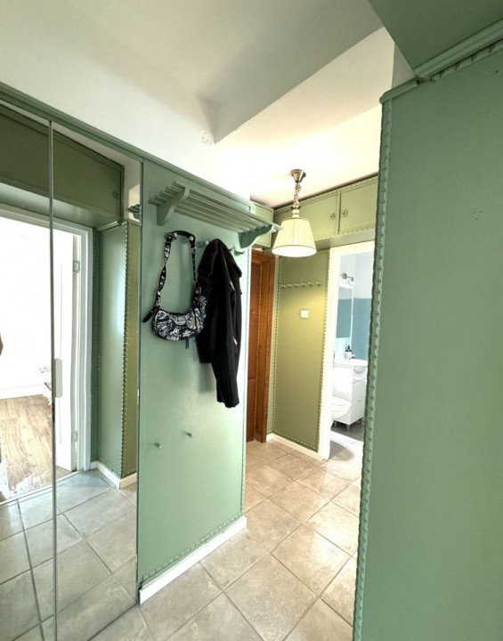 Apartament 2 camere zona Decebal-Rogerius etaj 2