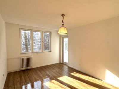Apartament 2 camere zona Decebal-Rogerius etaj 2