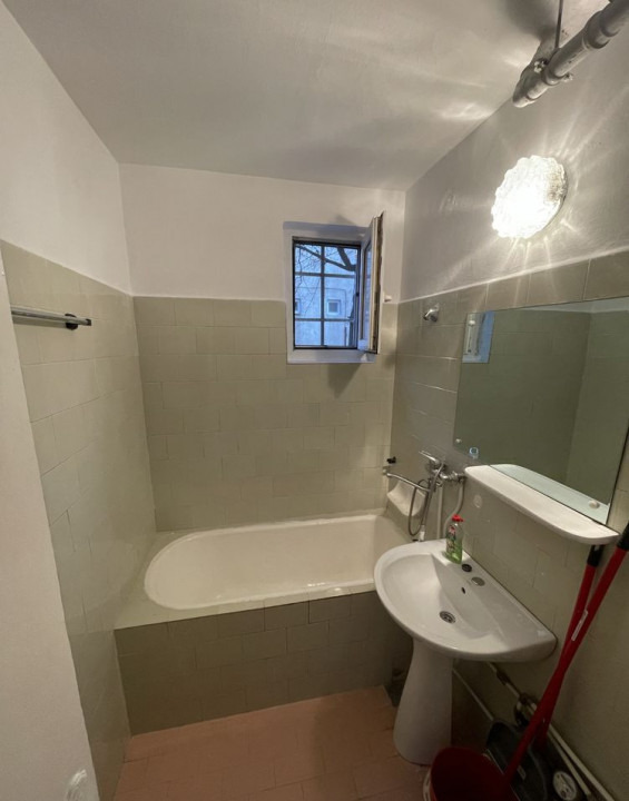 Apartament cu doua camere zona Decebal
