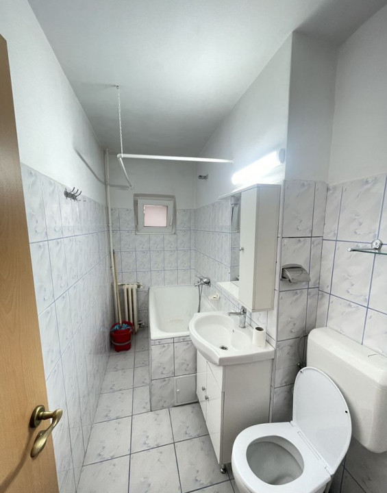 Aprtament cu 3 camere , zona Rogerius