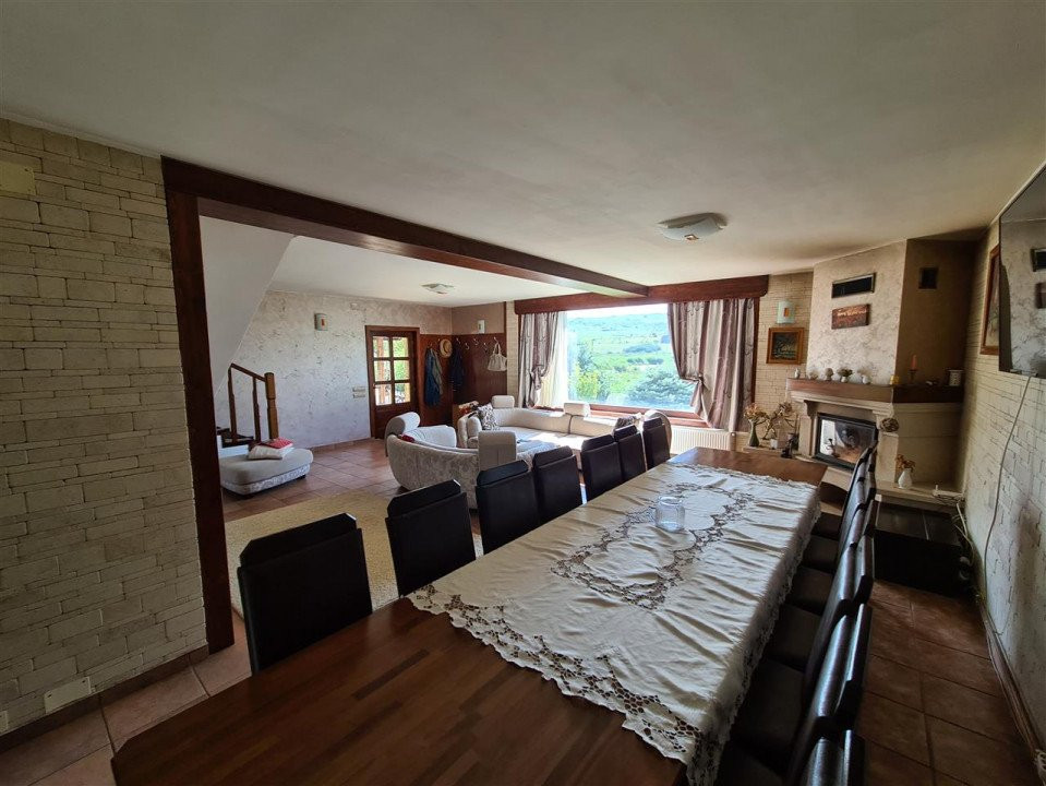 Vand Casa Pe Malul Lacului In Campenesti, Langa Cluj-Napoca.